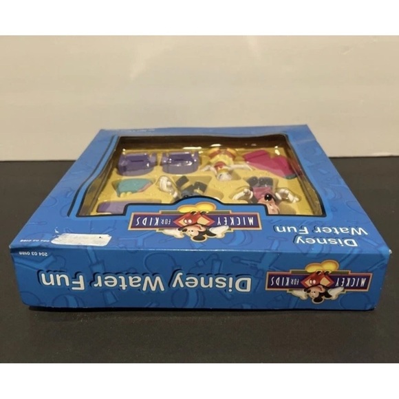 New Vintage 1998 Mickey Mouse For Kids Disney Water Fun Park Play Set Mini Daisy - Picture 3 of 3